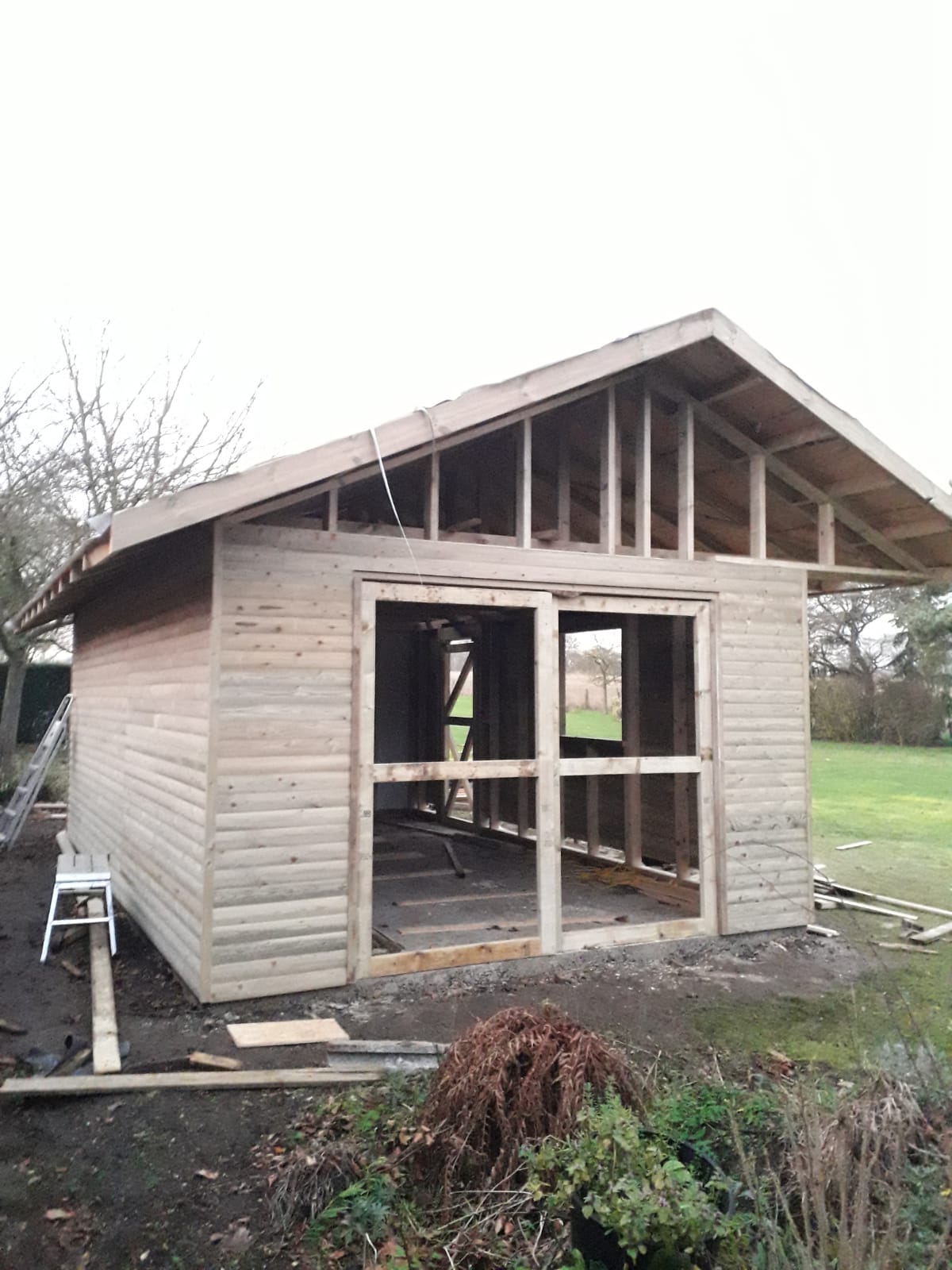 Timber frame with larch cladding